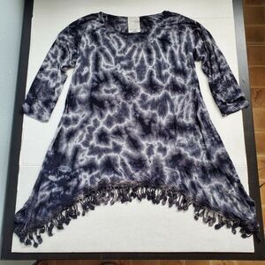 American Age Tie Dye Top 3/4 Sleeve Shark Bite Black Gray Fringed Sz S